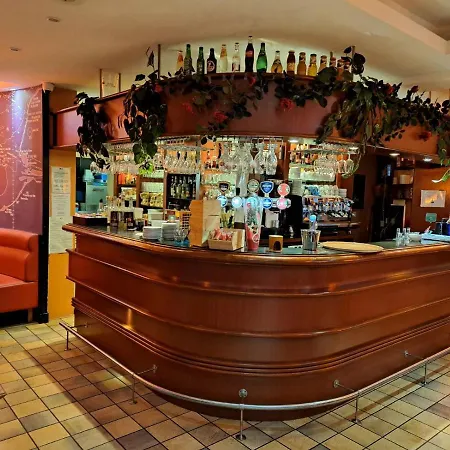 Le Phare Hotel Ouistreham