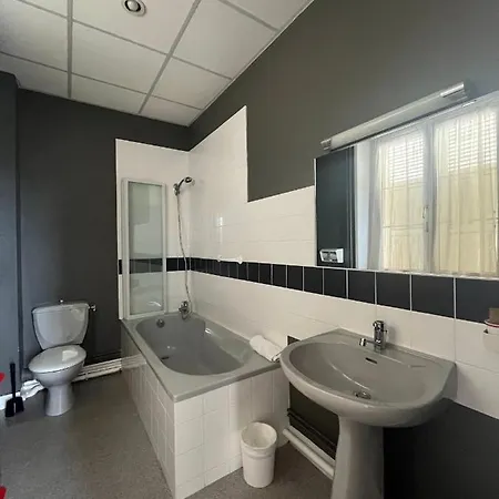 Le Phare Hotel Ouistreham