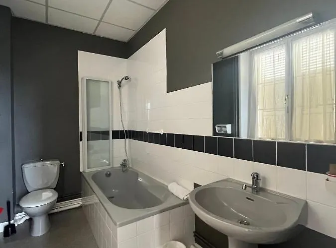 Le Phare Hotel Ouistreham