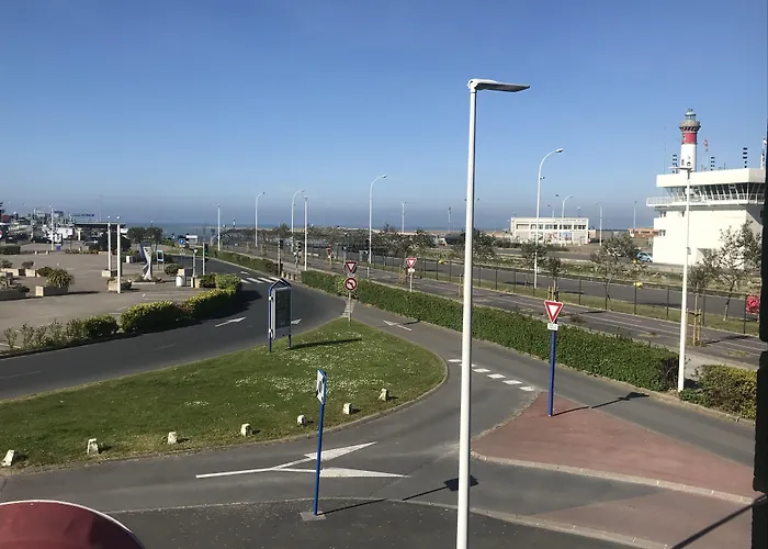 Le Phare Hotel Ouistreham