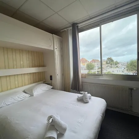 Hotel Le Phare 3*