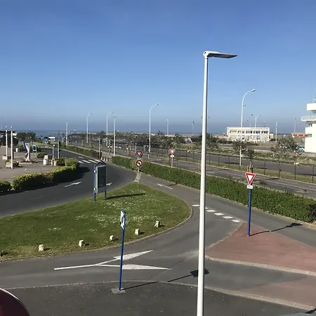 Le Phare Hotel Ouistreham