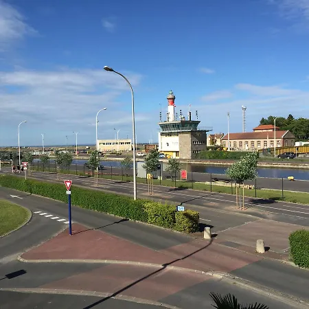 Le Phare Hotel Ouistreham